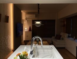 壁をなくして、開放的なキッチンへ